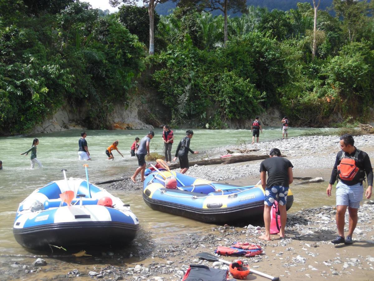Ambow Homestay Jungle Trekking & Village Tour 부킷 라왕 외부 사진