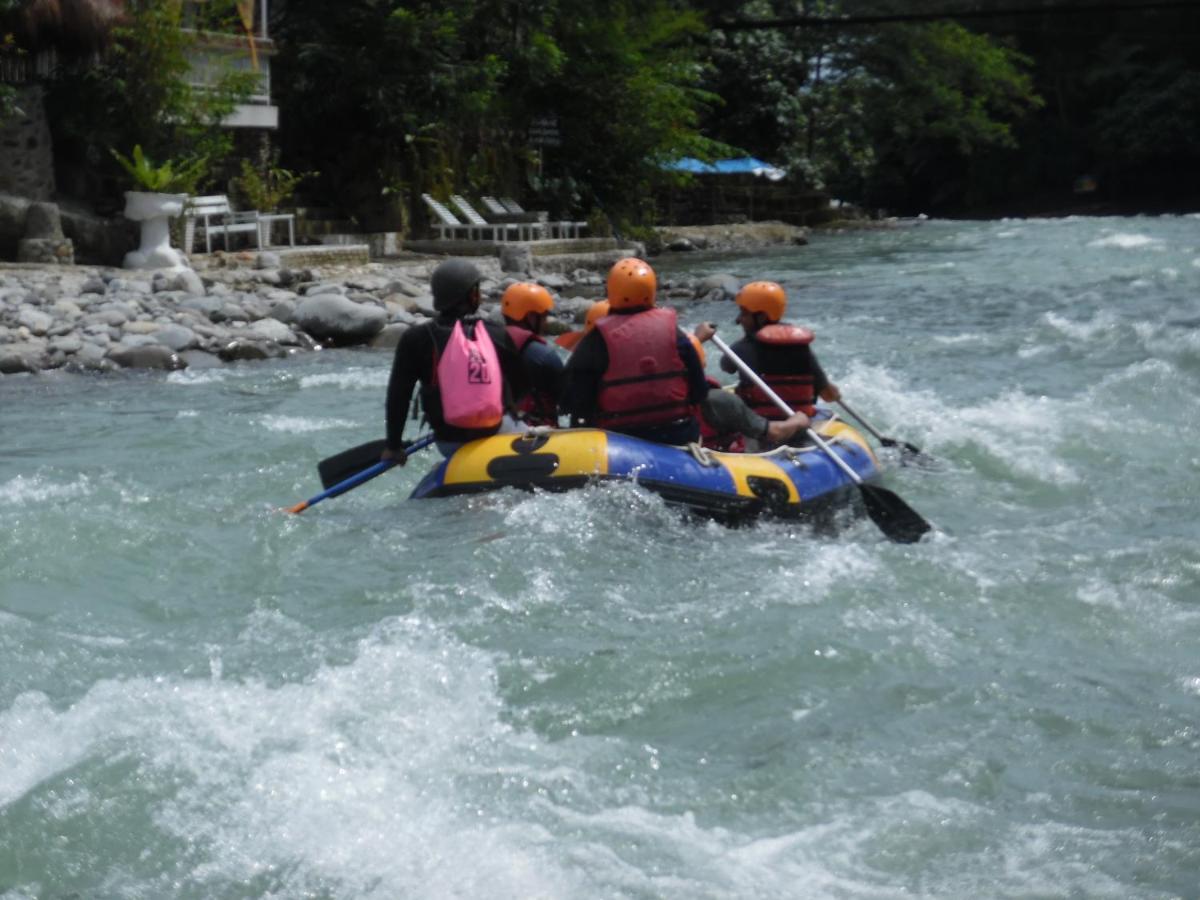 Ambow Homestay Jungle Trekking & Village Tour 부킷 라왕 외부 사진