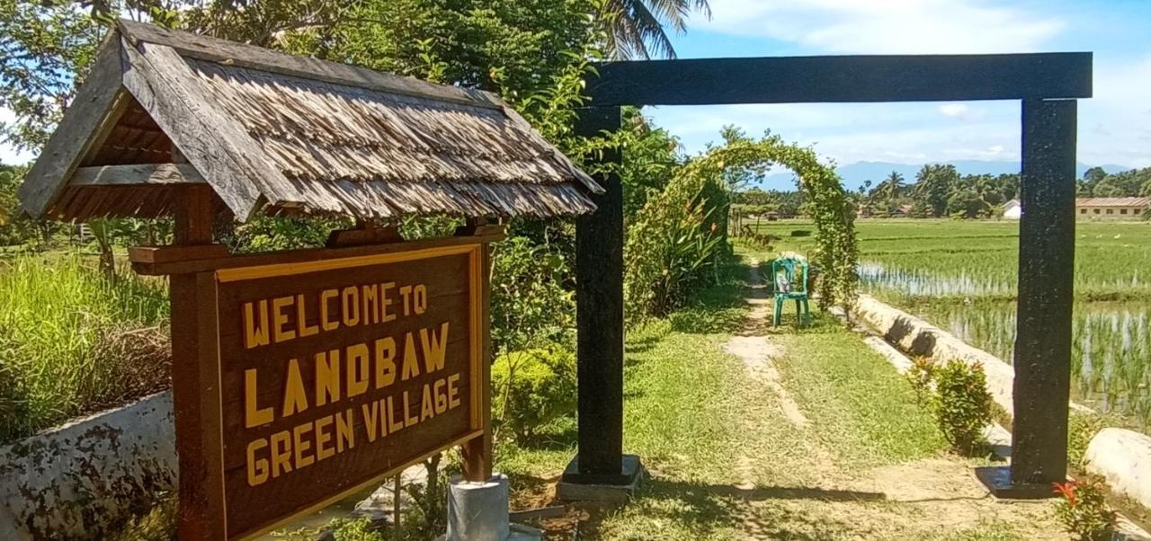 Ambow Homestay Jungle Trekking & Village Tour 부킷 라왕 외부 사진