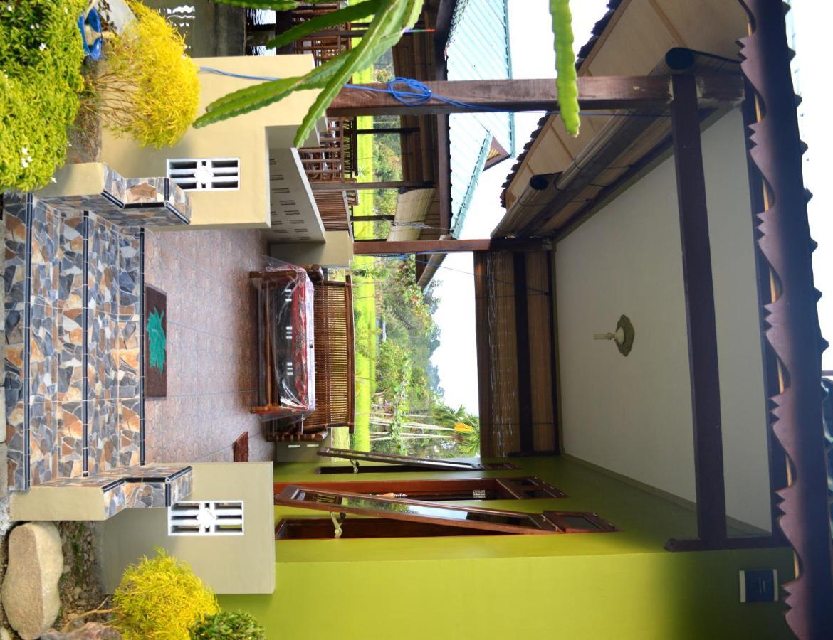 Ambow Homestay Jungle Trekking & Village Tour 부킷 라왕 외부 사진