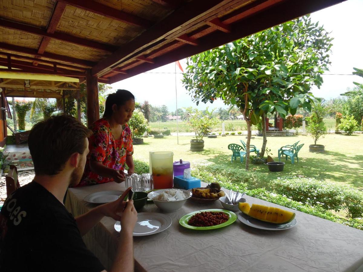 Ambow Homestay Jungle Trekking & Village Tour 부킷 라왕 외부 사진