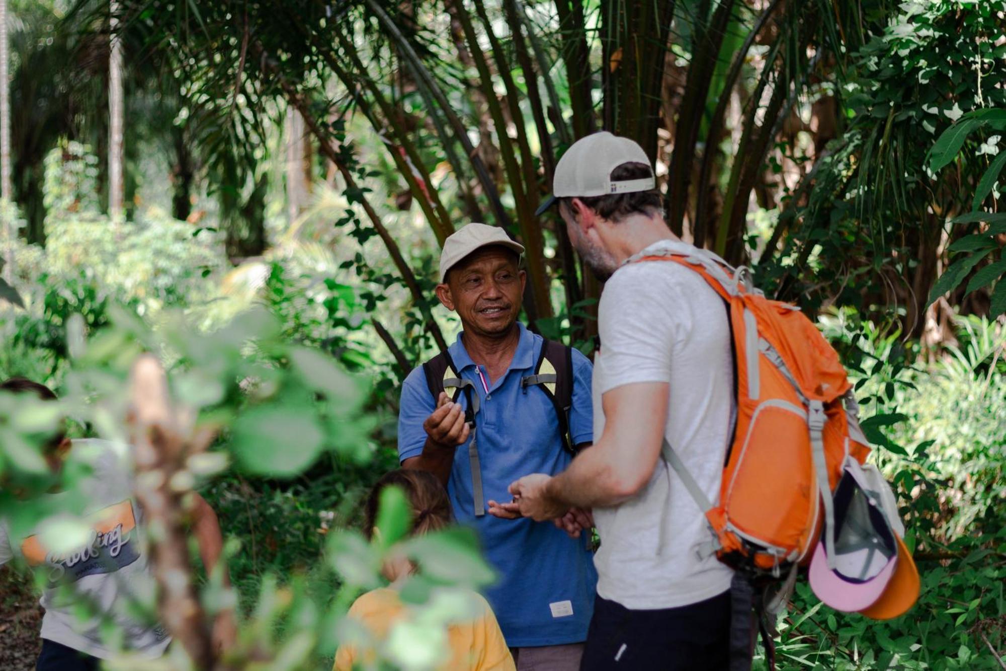 Ambow Homestay Jungle Trekking & Village Tour 부킷 라왕 외부 사진