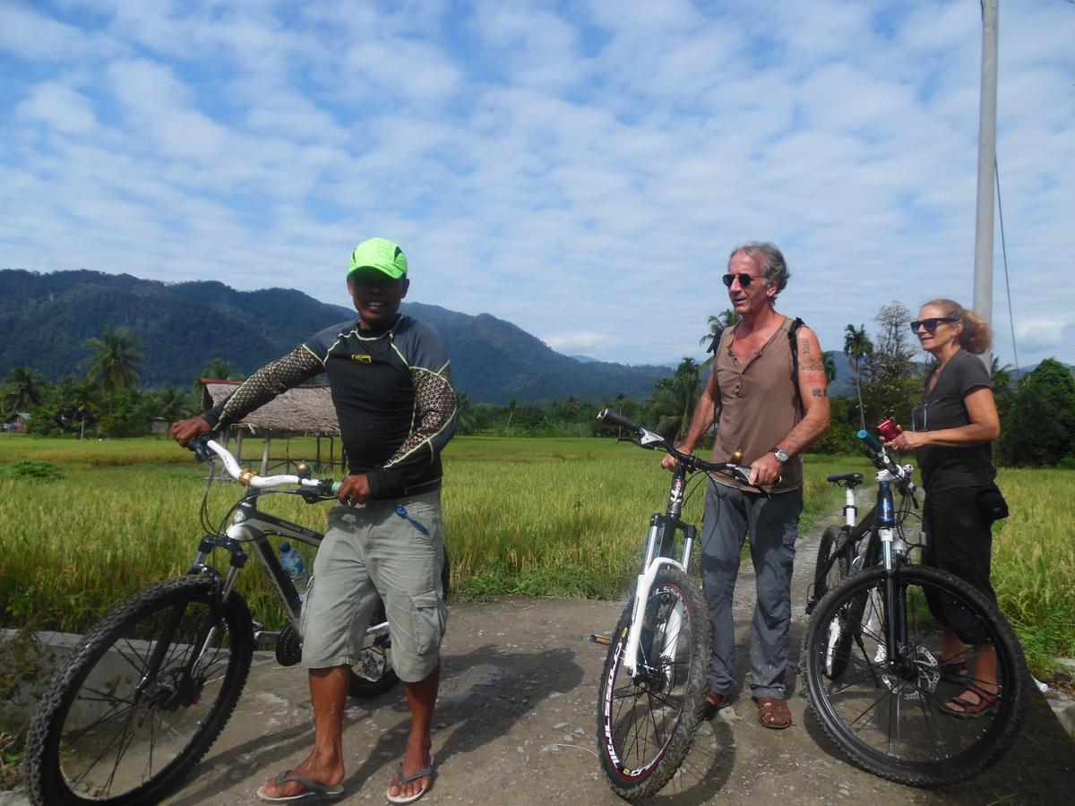 Ambow Homestay Jungle Trekking & Village Tour 부킷 라왕 외부 사진
