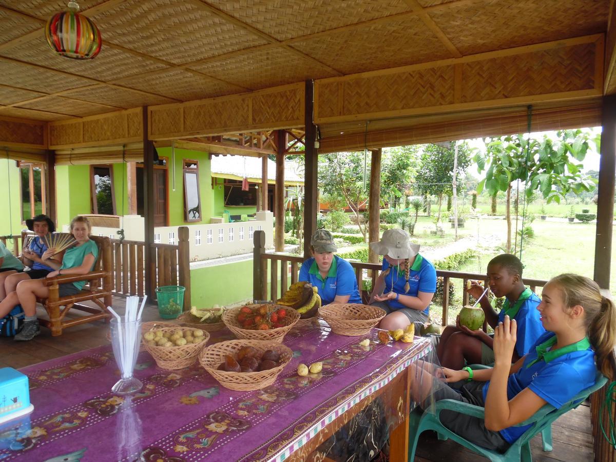 Ambow Homestay Jungle Trekking & Village Tour 부킷 라왕 외부 사진