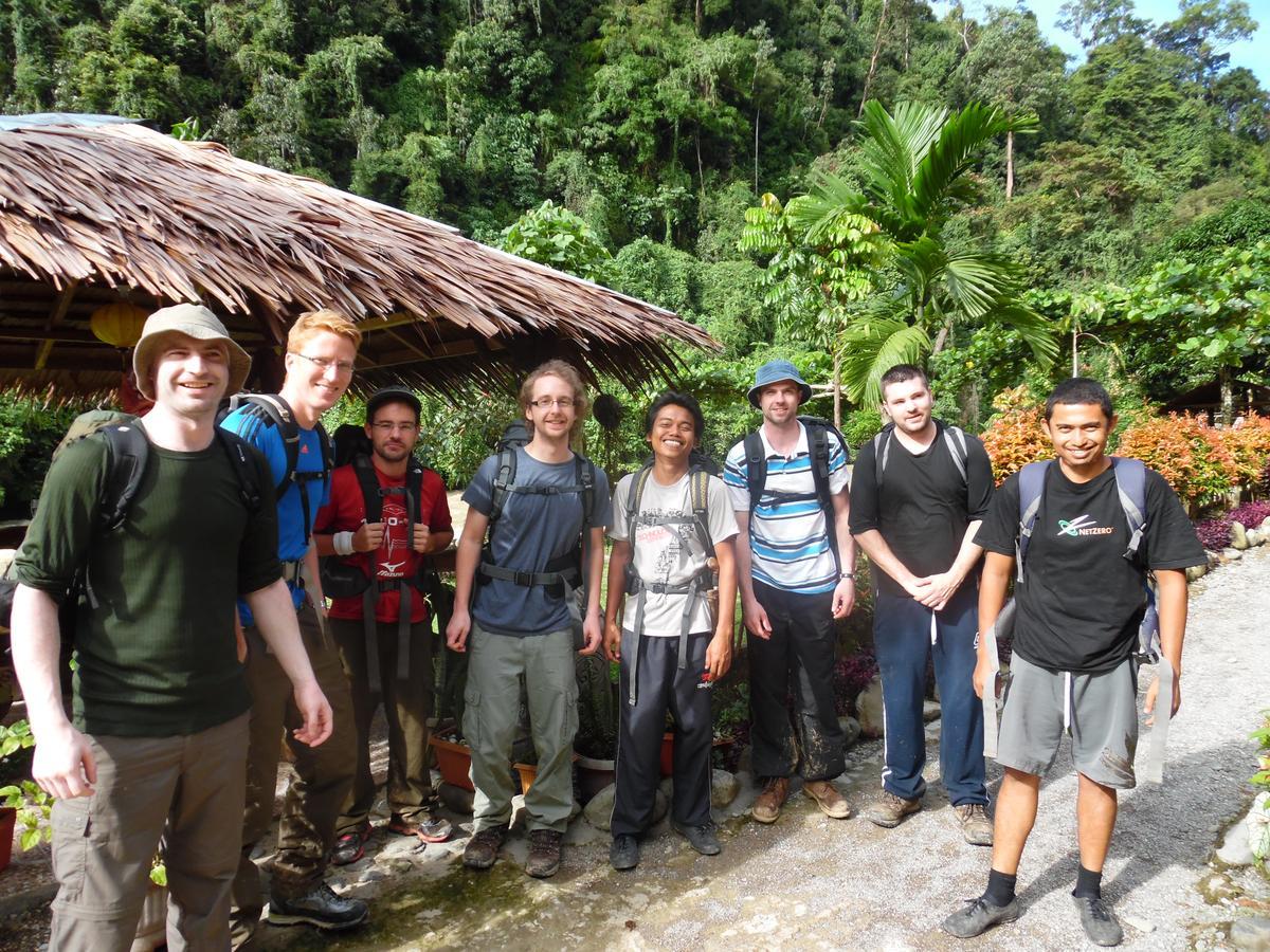 Ambow Homestay Jungle Trekking & Village Tour 부킷 라왕 외부 사진
