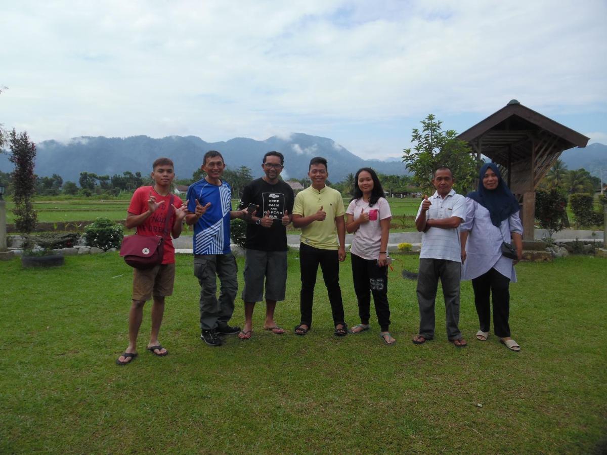 Ambow Homestay Jungle Trekking & Village Tour 부킷 라왕 외부 사진