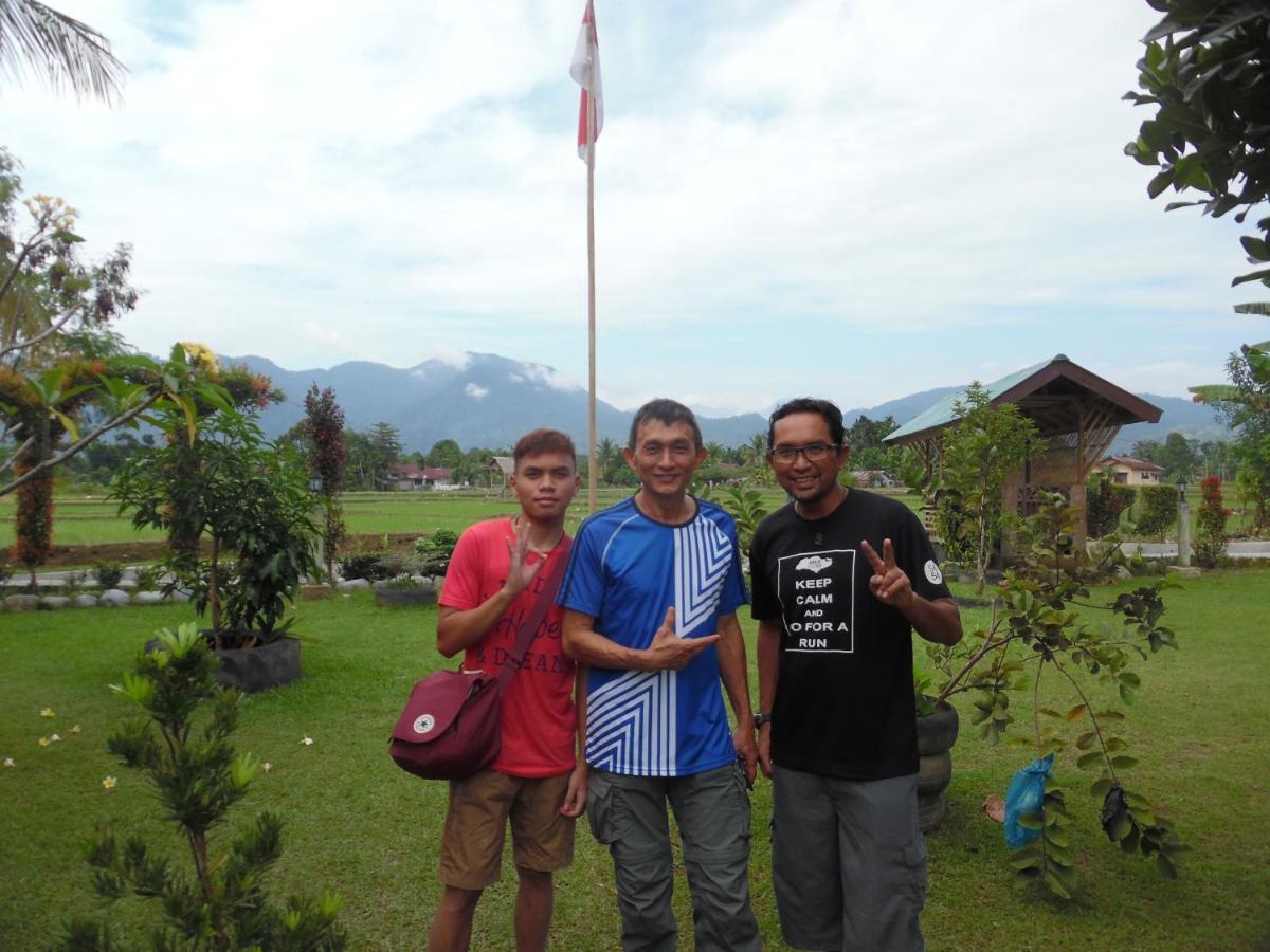 Ambow Homestay Jungle Trekking & Village Tour 부킷 라왕 외부 사진