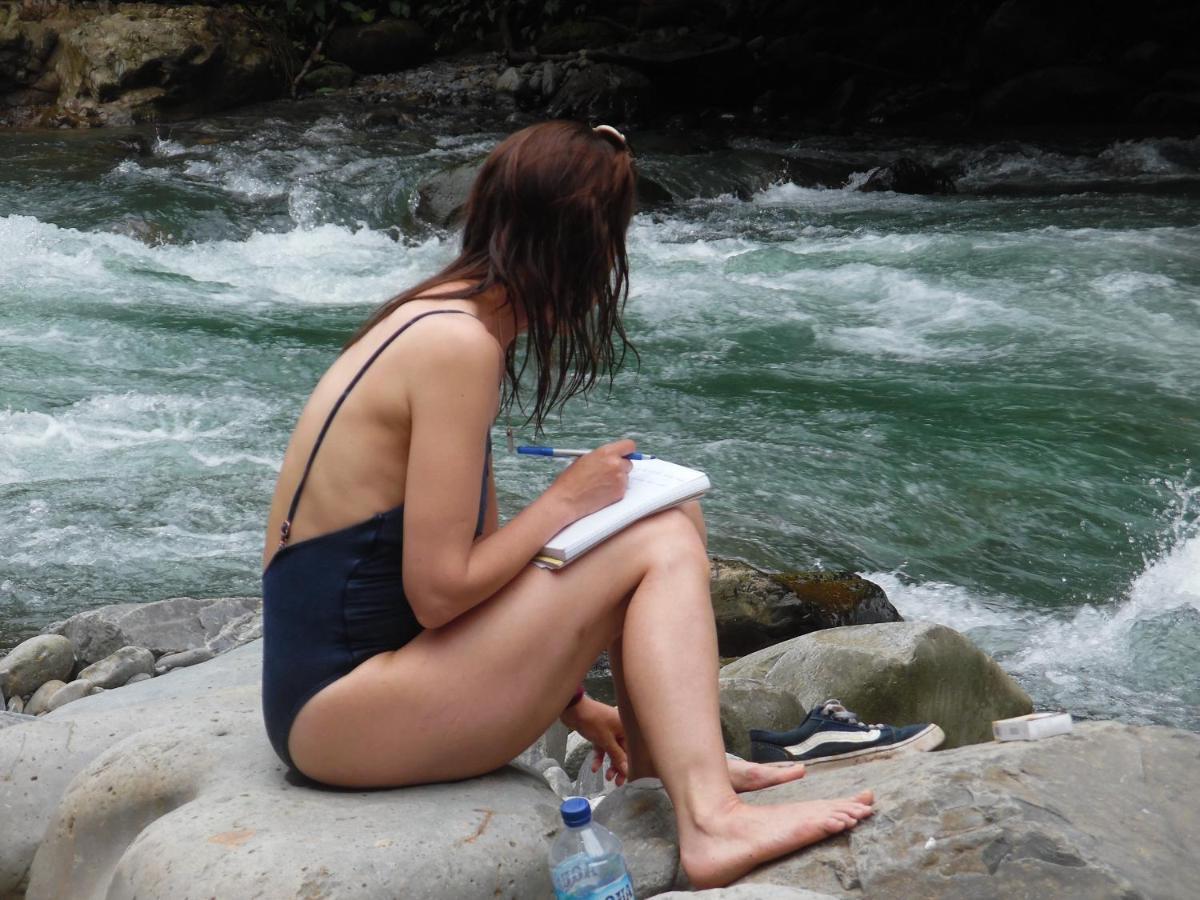 Ambow Homestay Jungle Trekking & Village Tour 부킷 라왕 외부 사진